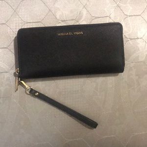 Michael Kors Leather Continental Wristlet